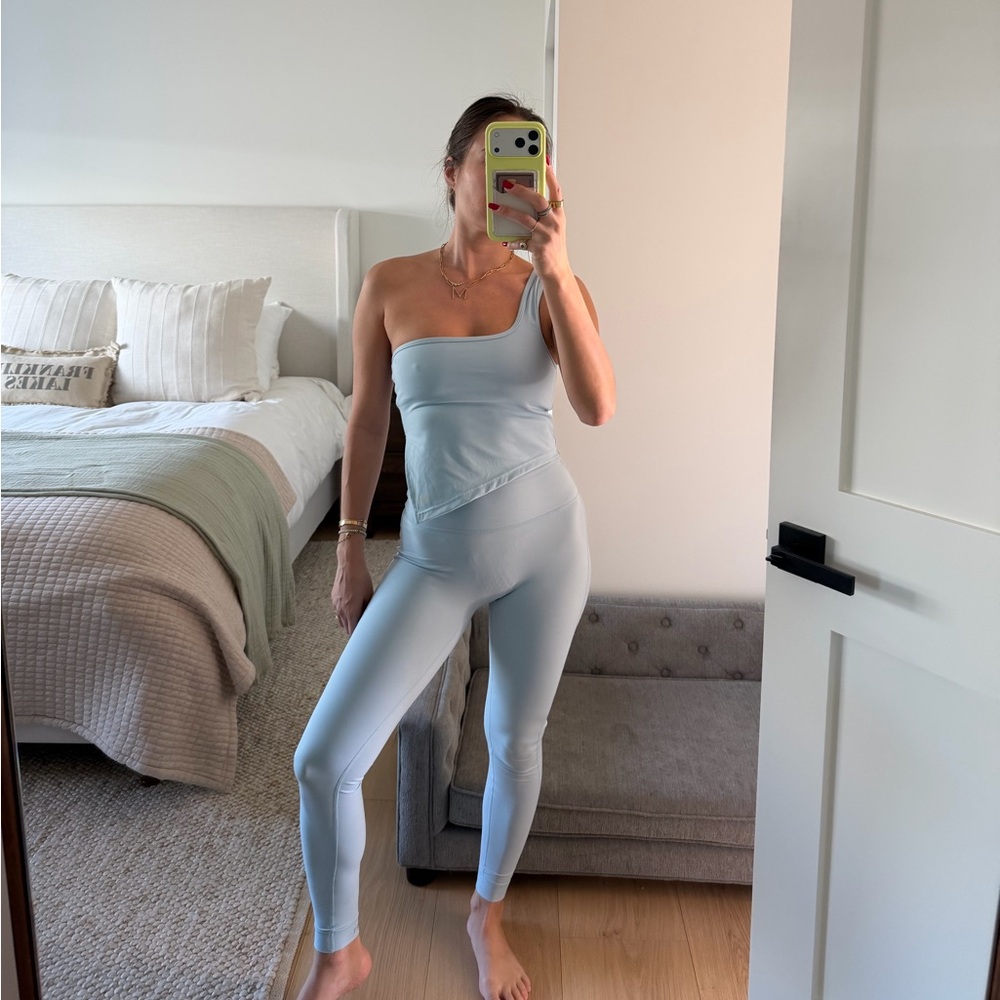 SET ACTIVE One-Shoulder Light Blue Set